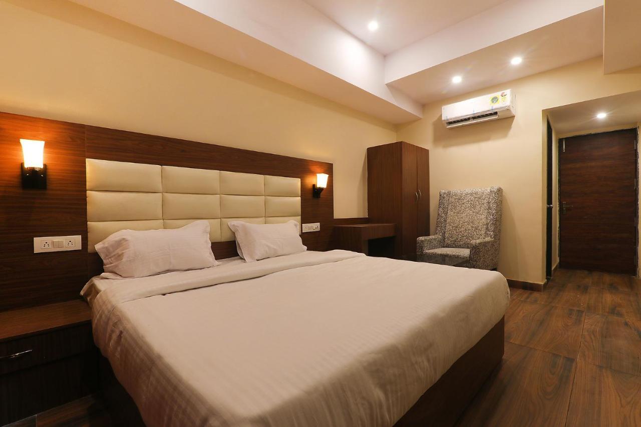 Hotel Fabhotel Blueark Lucknow