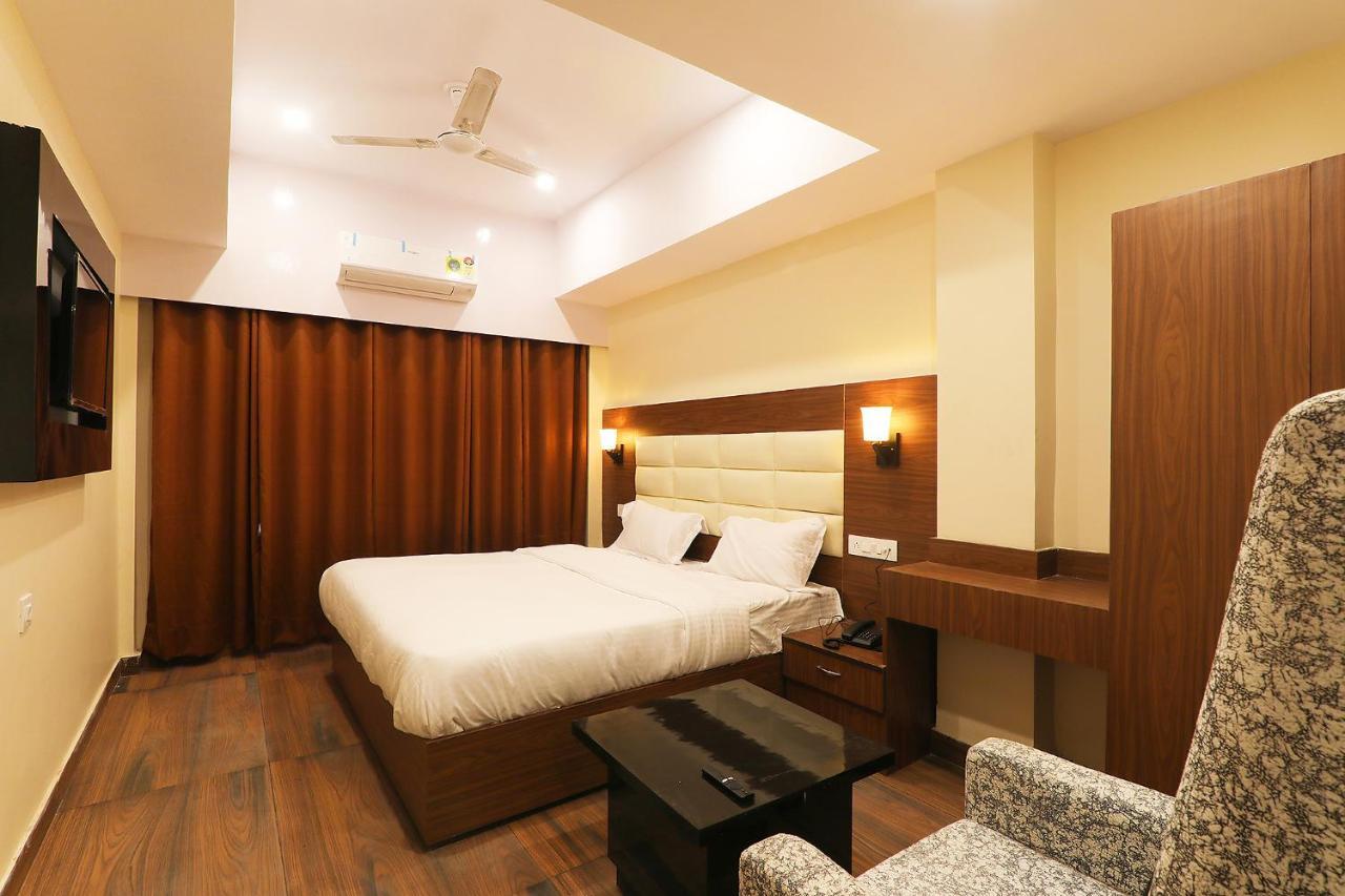 Hotel Fabhotel Blueark