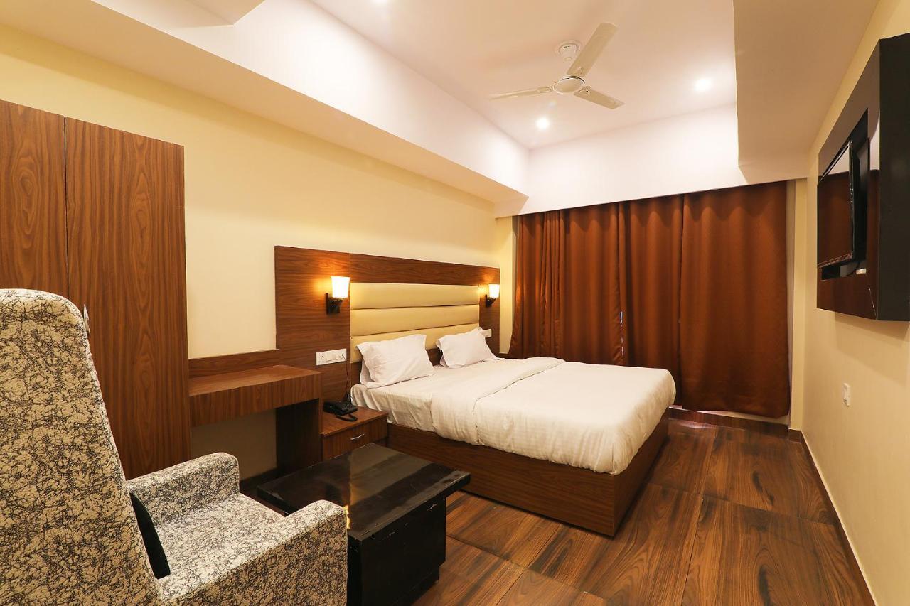Hotel Fabhotel Blueark Lucknow
