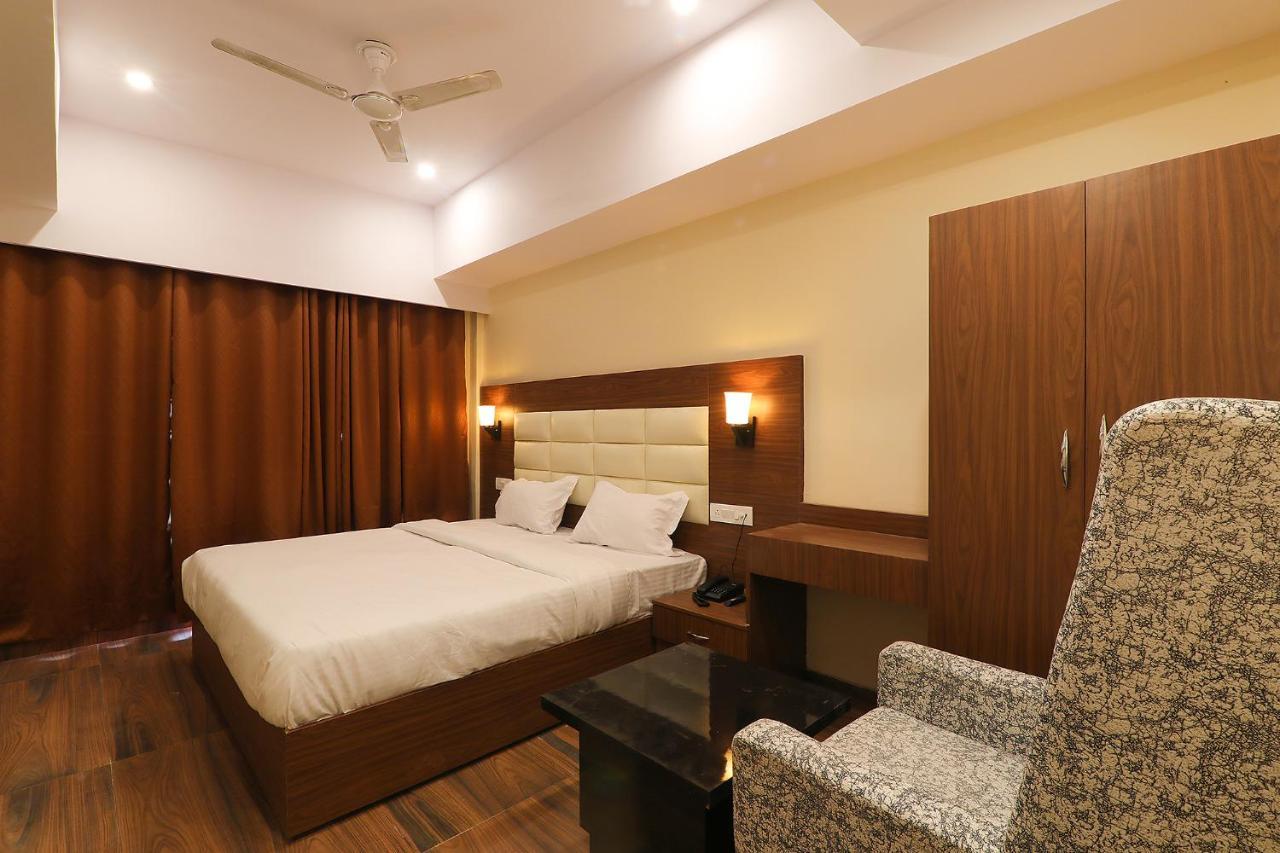 Hotel Fabhotel Blueark
